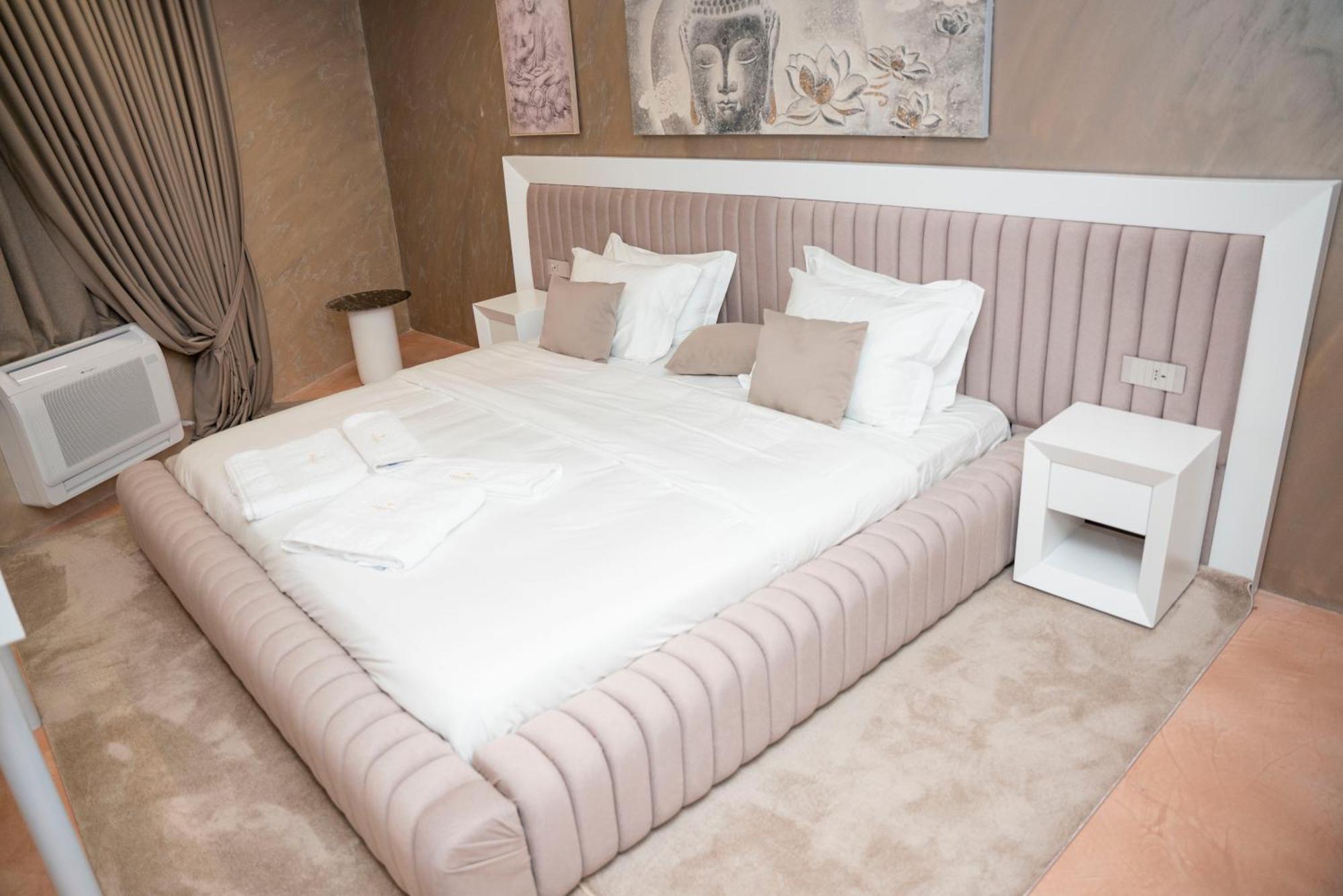 Hotel Pernoca Дуррес Екстер'єр фото