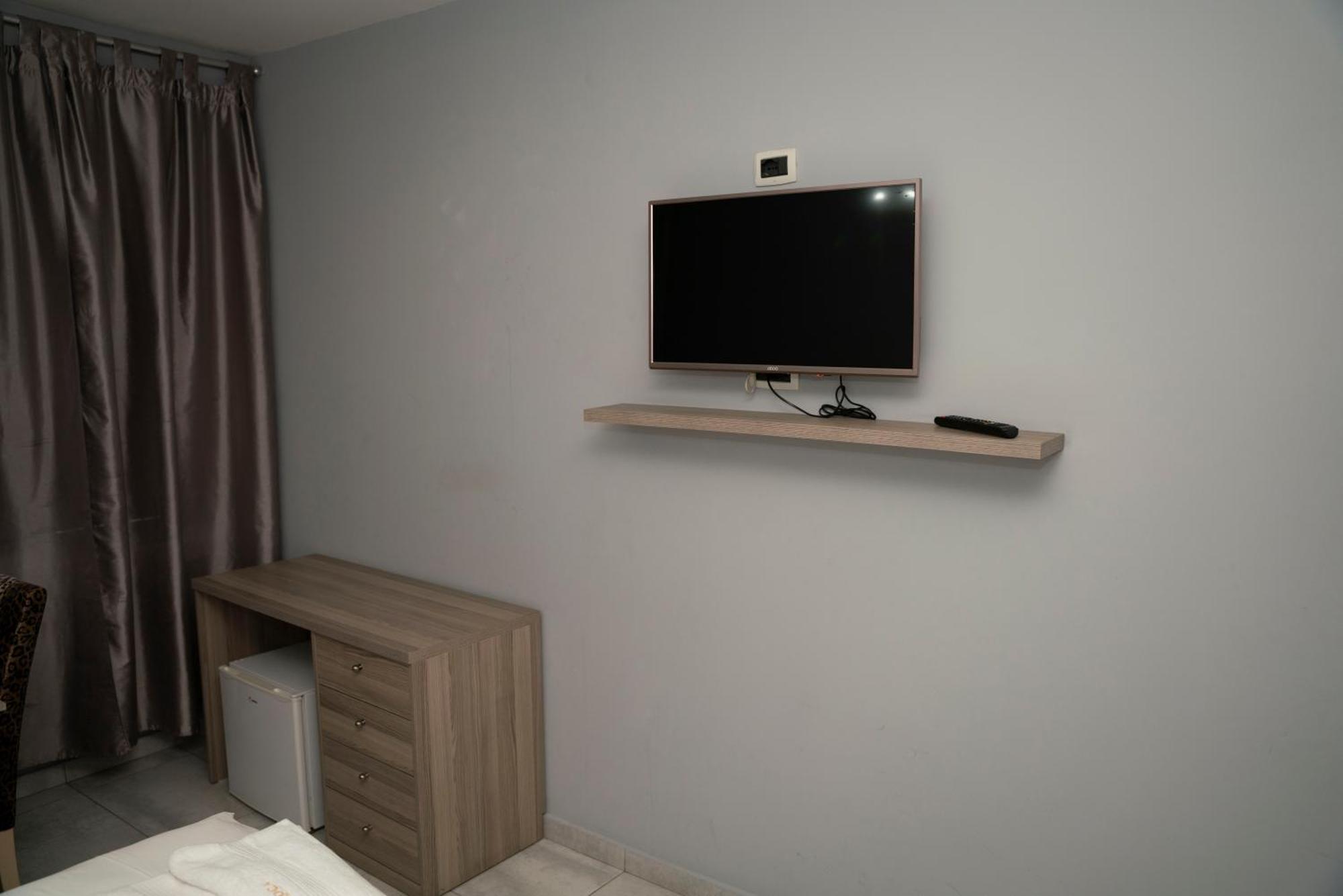 Hotel Pernoca Дуррес Екстер'єр фото